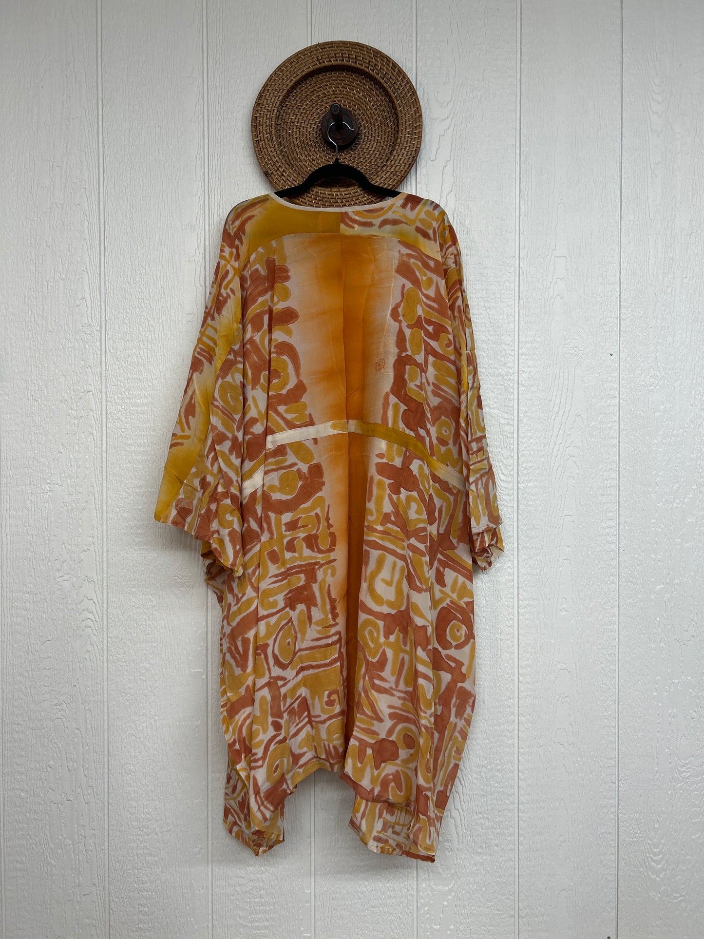 RETAIL Sacred Split Tunic 0725 036