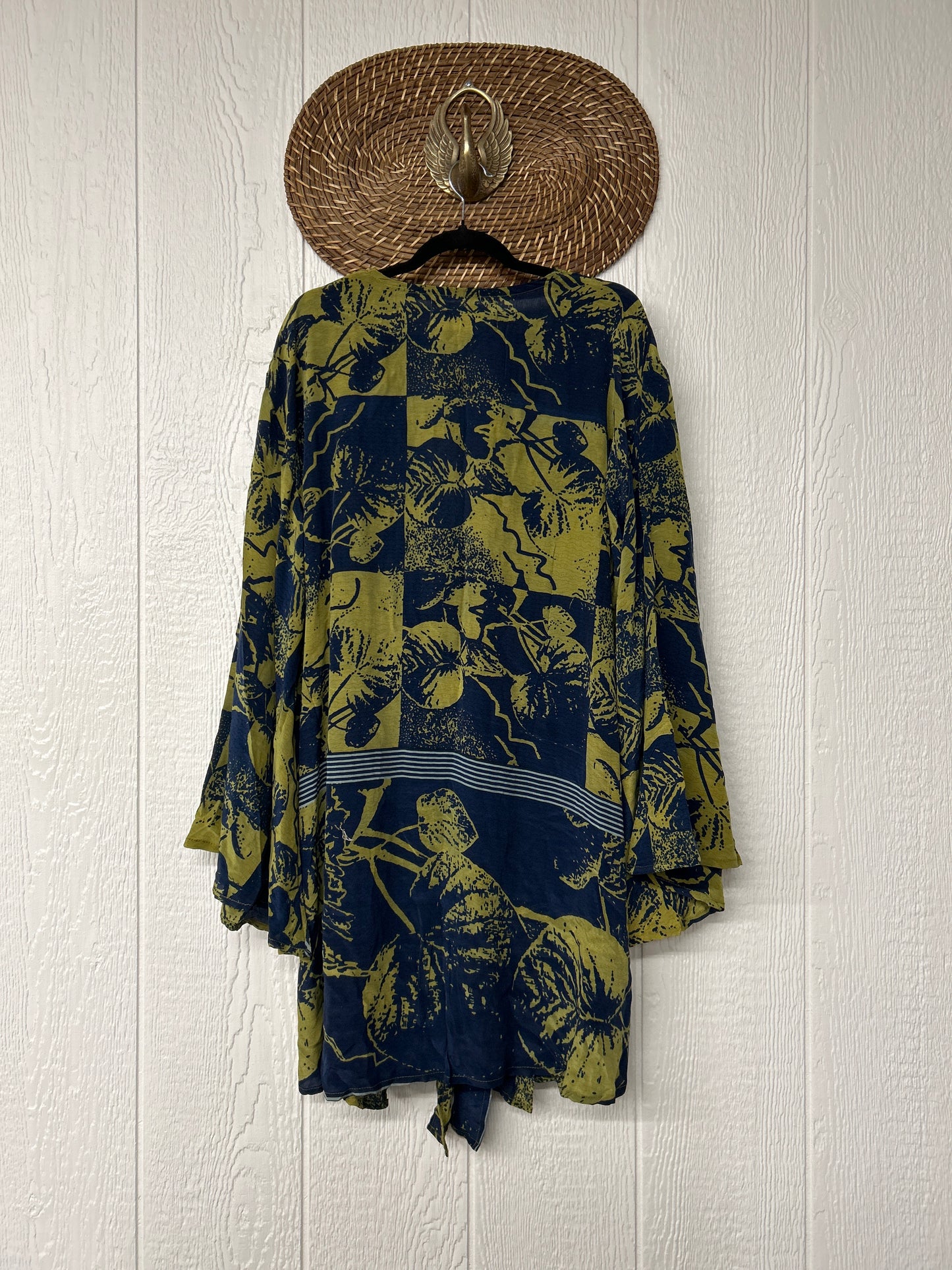 Crepe Sari Shortie Spellbound Kimono 0426 111
