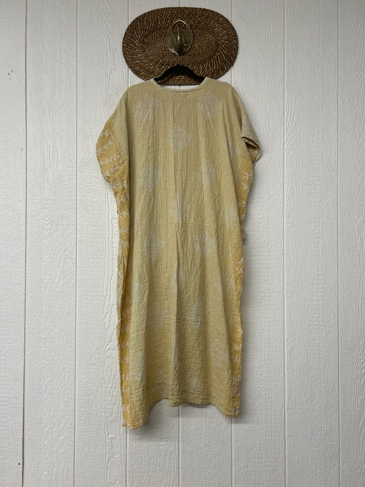 Alchemi Kantha Surrender Hi Lo Poncho 0826 001