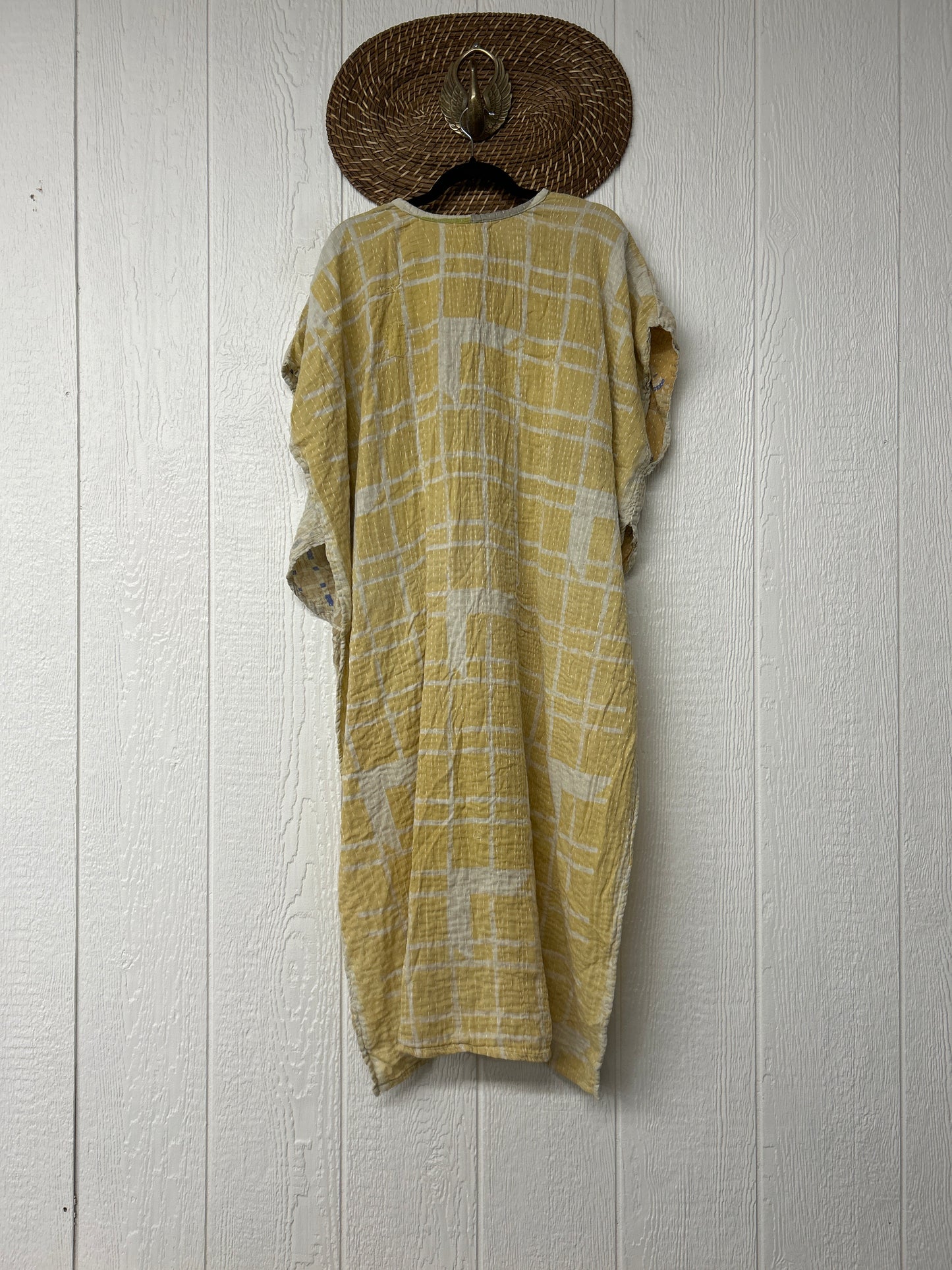 Alchemi Kantha Surrender Hi Lo Poncho 0926 004