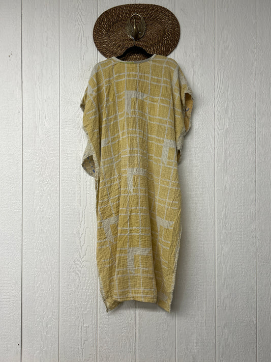 Alchemi Kantha Surrender Hi Lo Poncho 0926 004