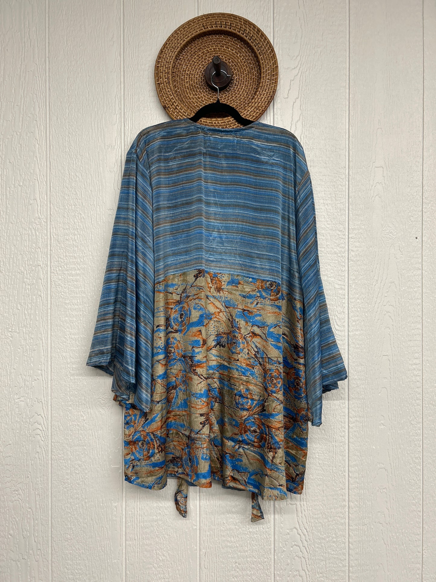 RETAIL Rasgulla Sari Shortie Spellbound Kimono 0226 162