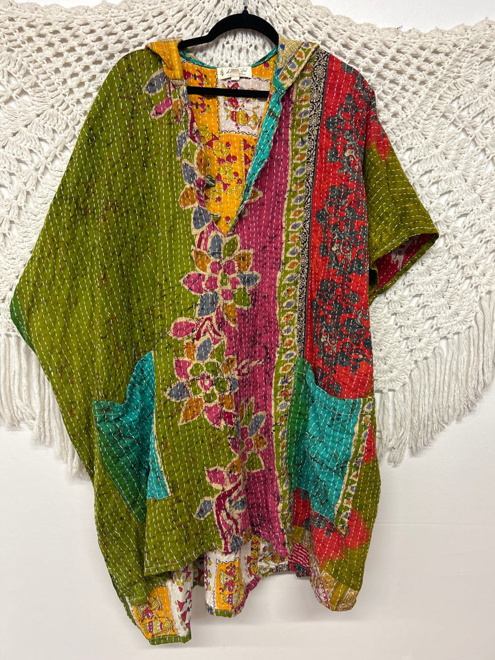 RETAIL Peace and Love Poncho R082125 001