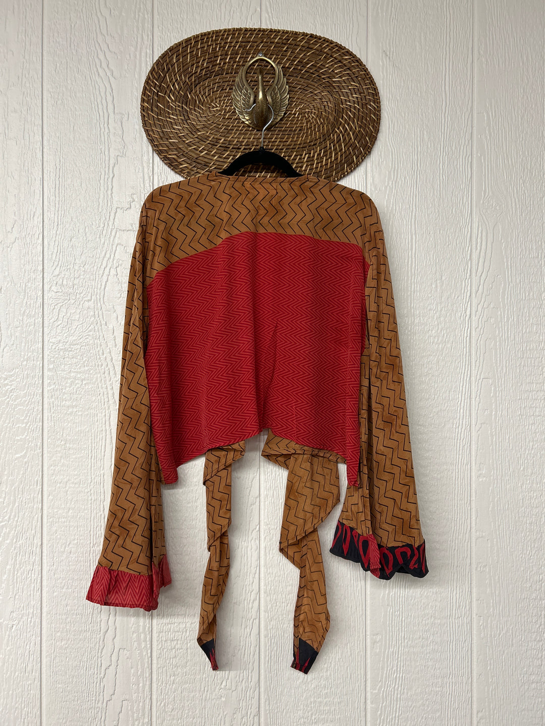 Zeppelin Crop Shrug 0425 079
