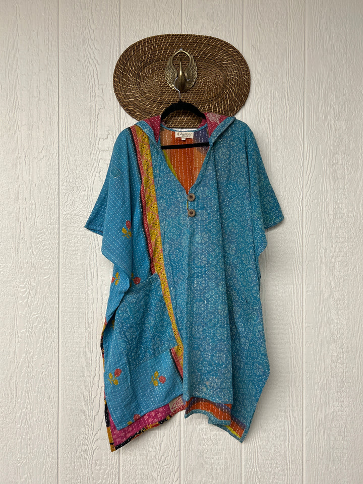 Peace and Love Poncho 0425 001