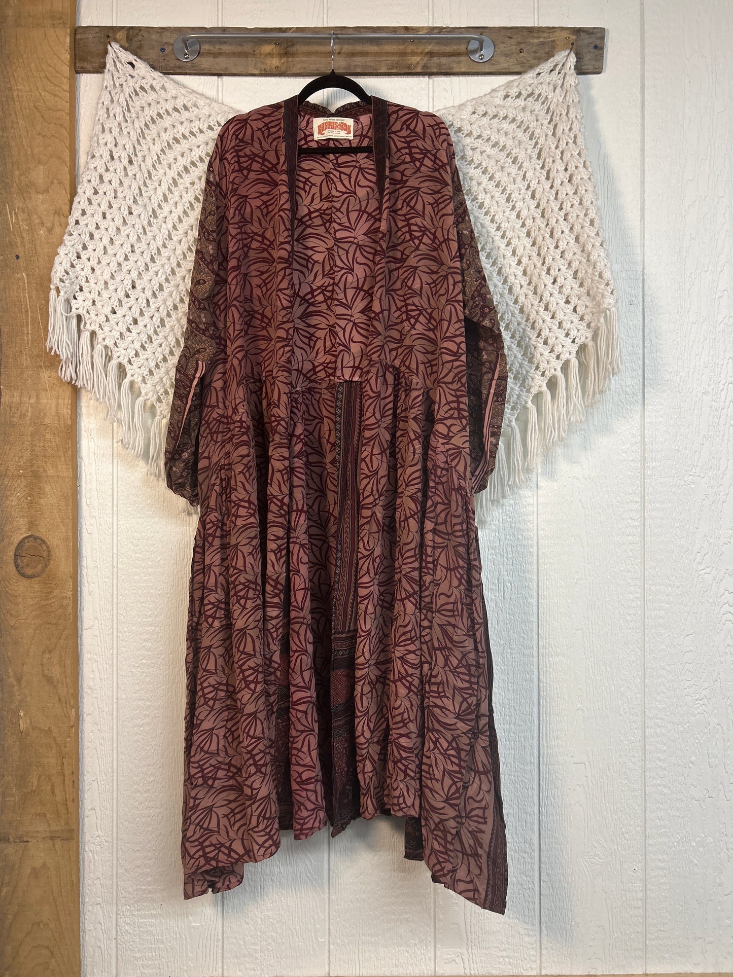 RETAIL Crepe Sari Evermore Kimono 0326 155