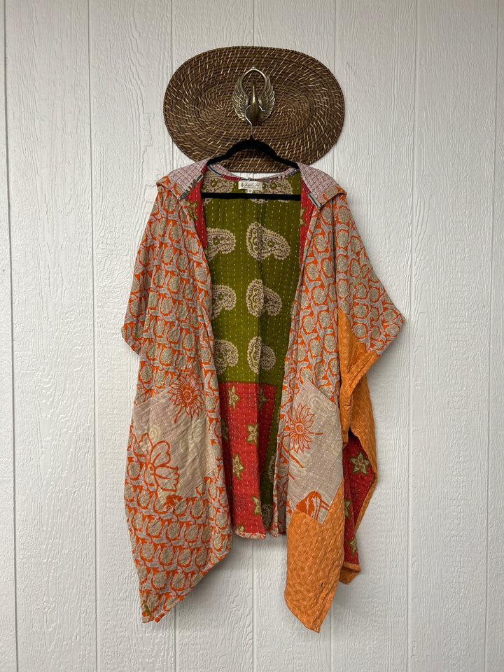 Wanderlust Poncho 0425 044