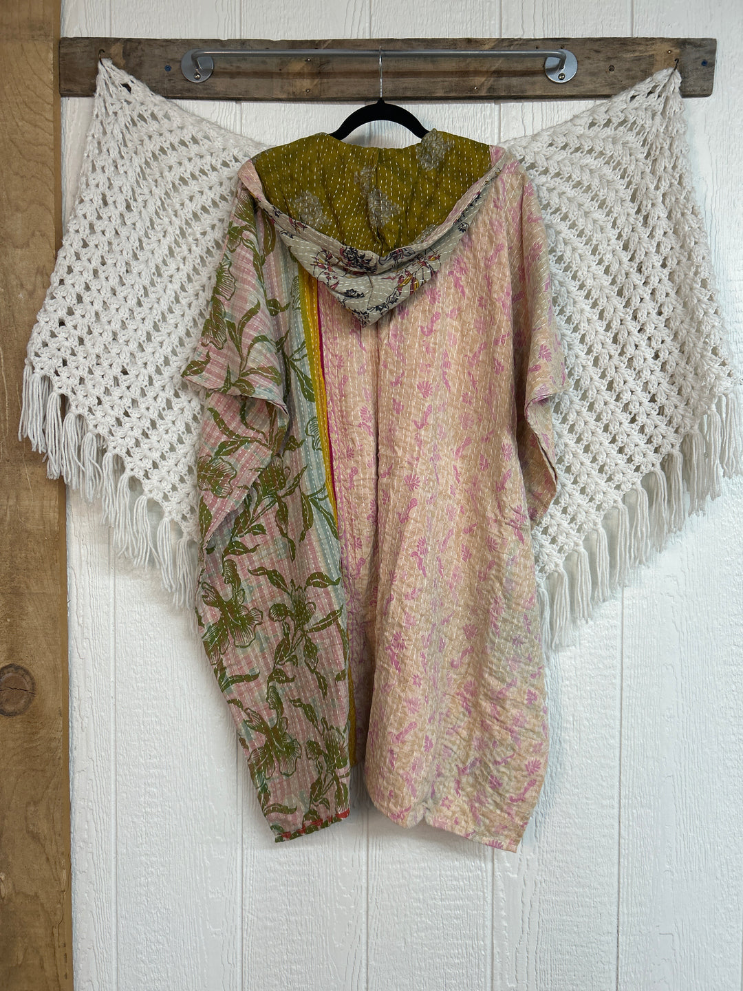 Peace and Love Poncho 0425 201
