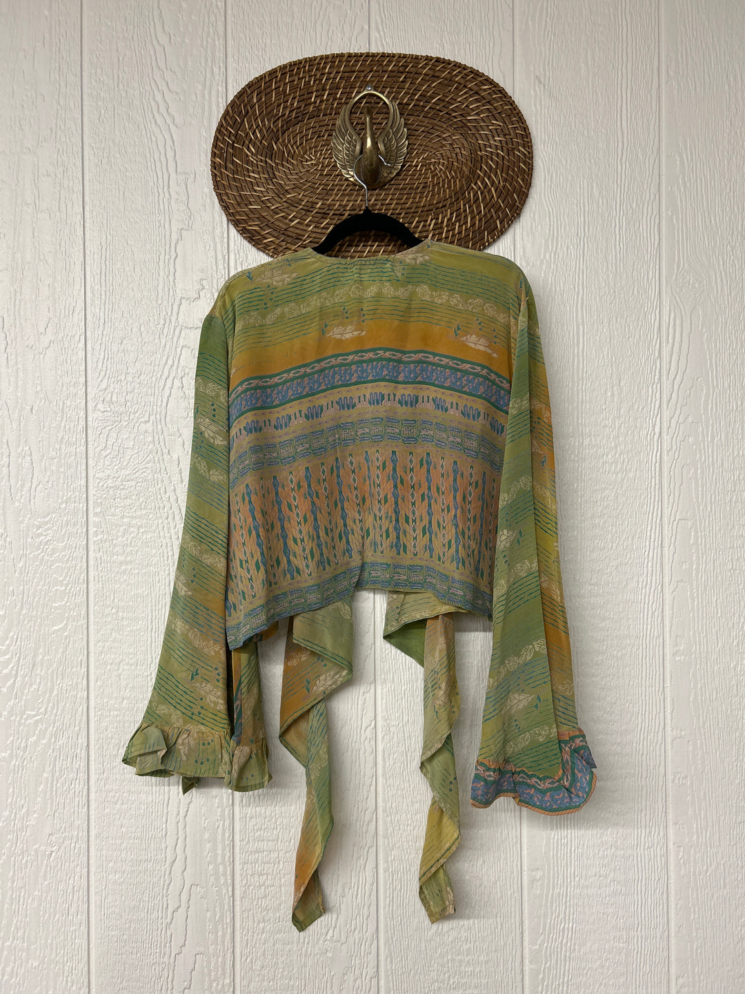 Zeppelin Crop Shrug 0425 187