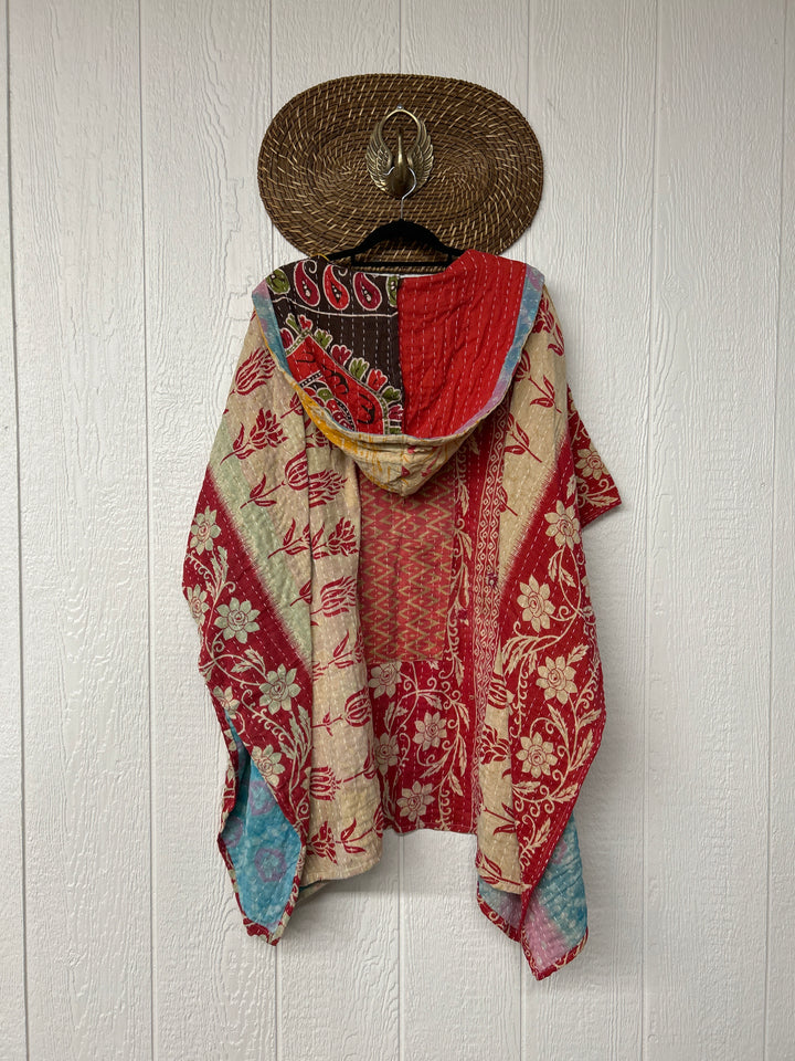 Wanderlust Poncho 0425 037