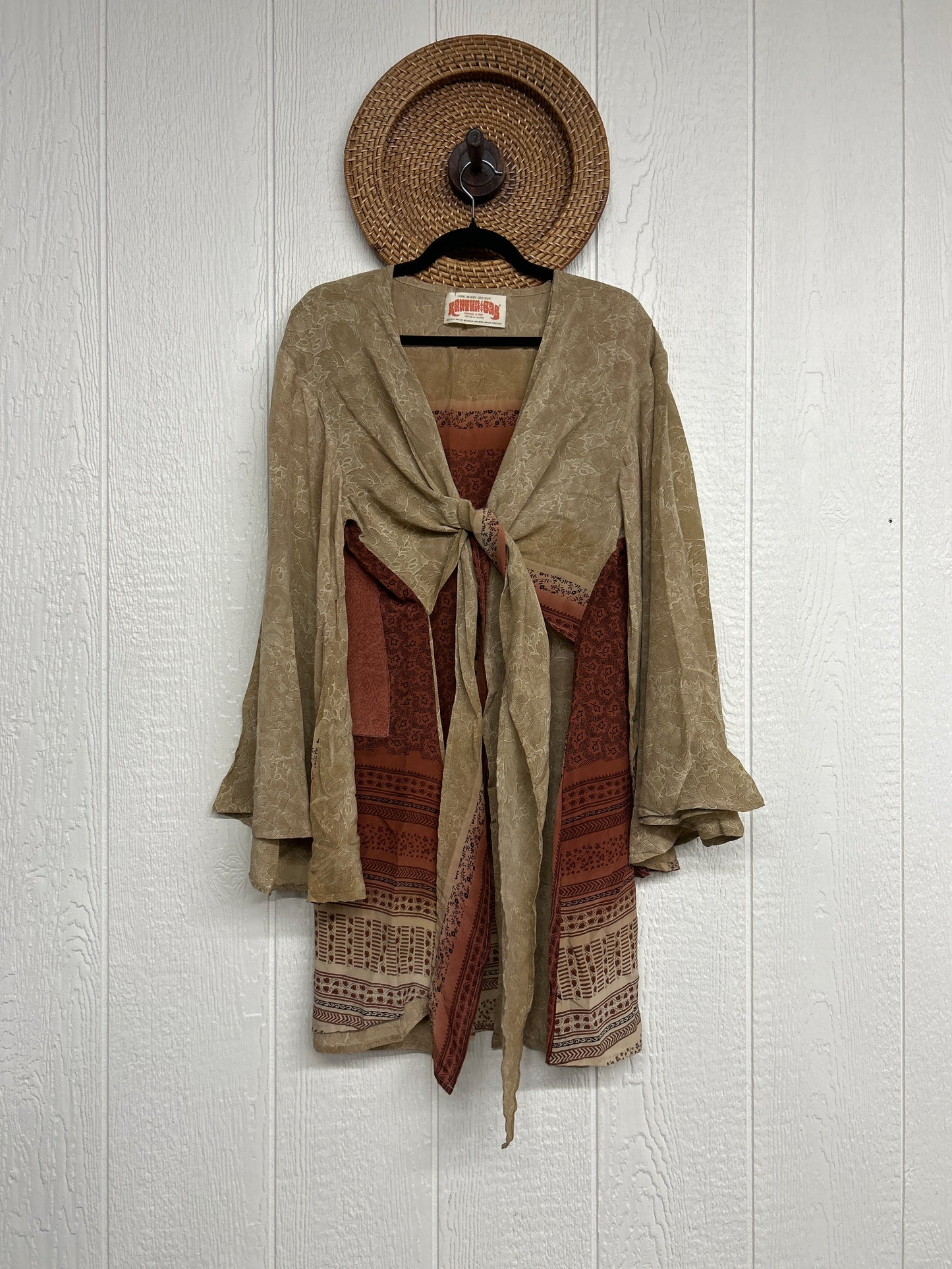 Crepe Sari Shortie Spellbound Kimono 0426 227