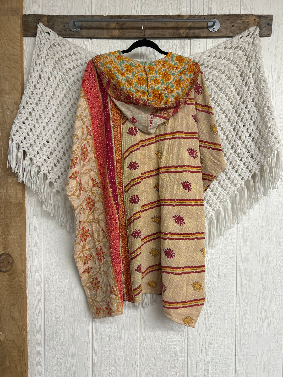 Peace and Love Poncho 0425 189