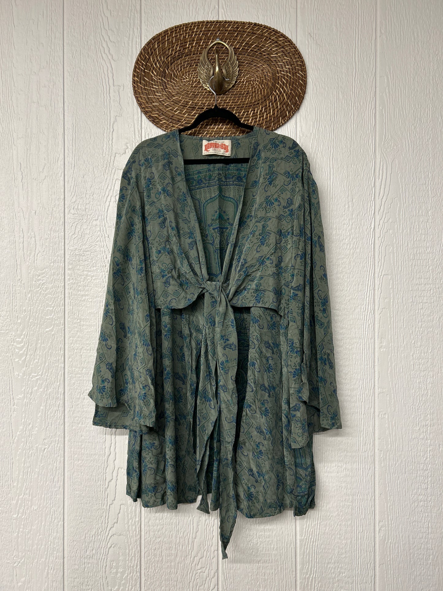 Crepe Sari Shortie Spellbound Kimono 0426 054