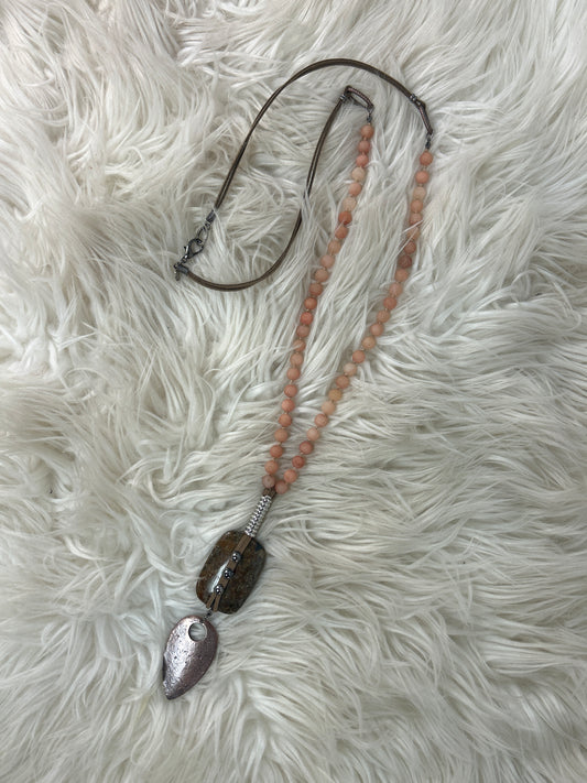 RETAIL Pink Beaded Stone Necklace 0226 022