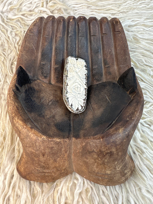 RETAIL Bone Craved Floral Dragonfly Ring 0226 002