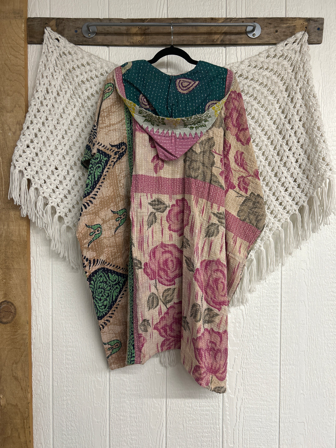 Peace and Love Poncho 0425 192