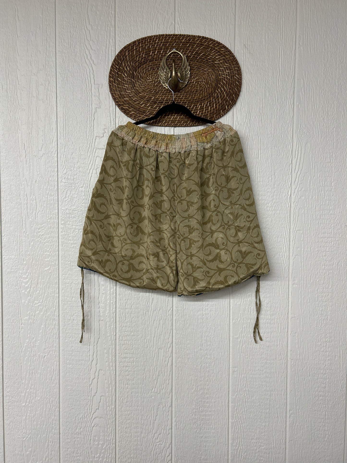 Silk Butterfly Short 0525 239