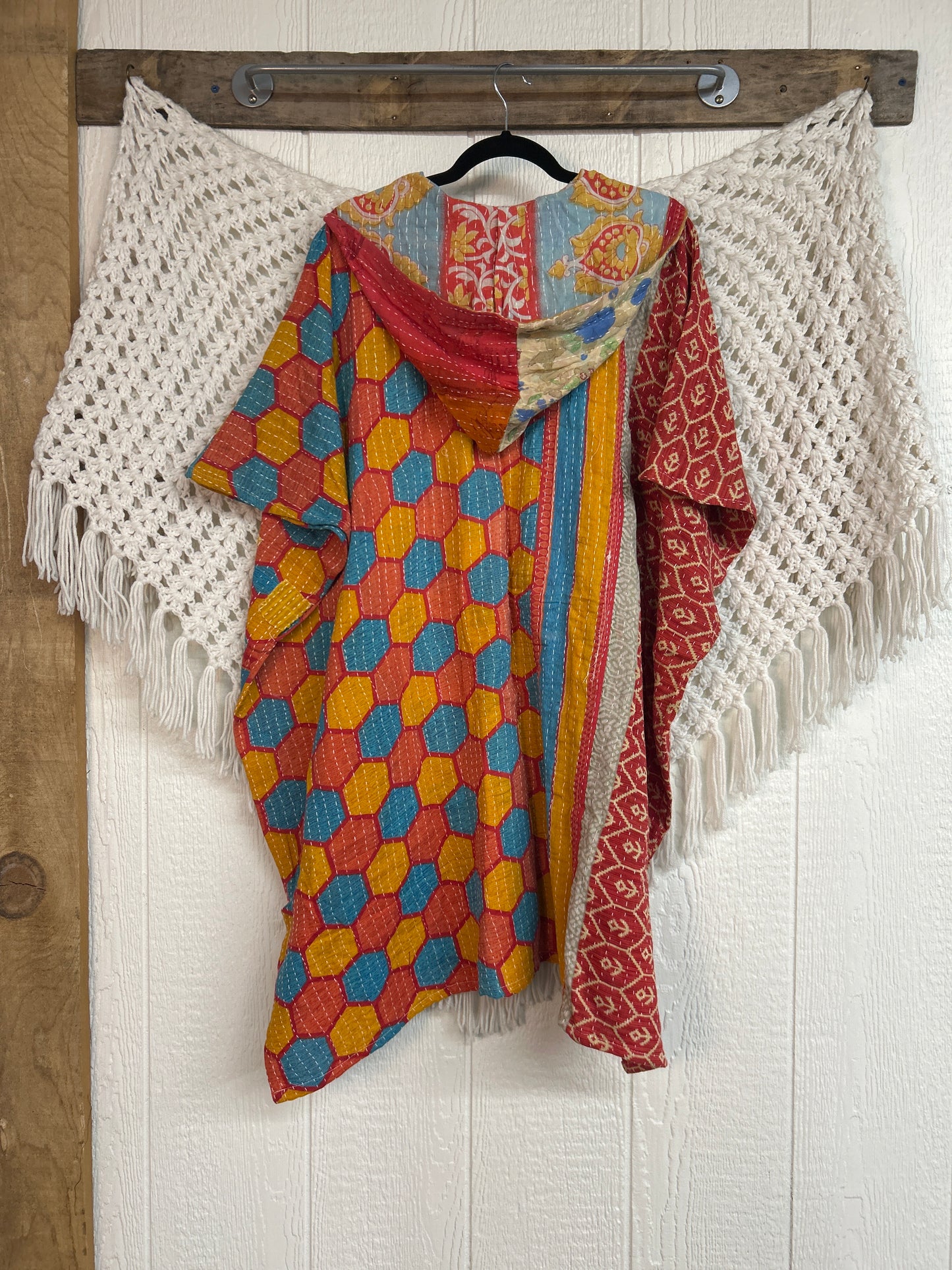 Peace and Love Poncho 0425 233