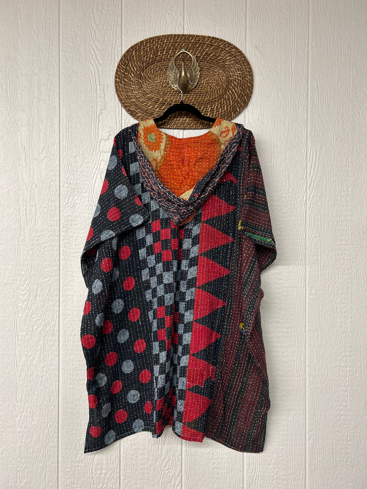 Peace and Love Poncho 0425 038