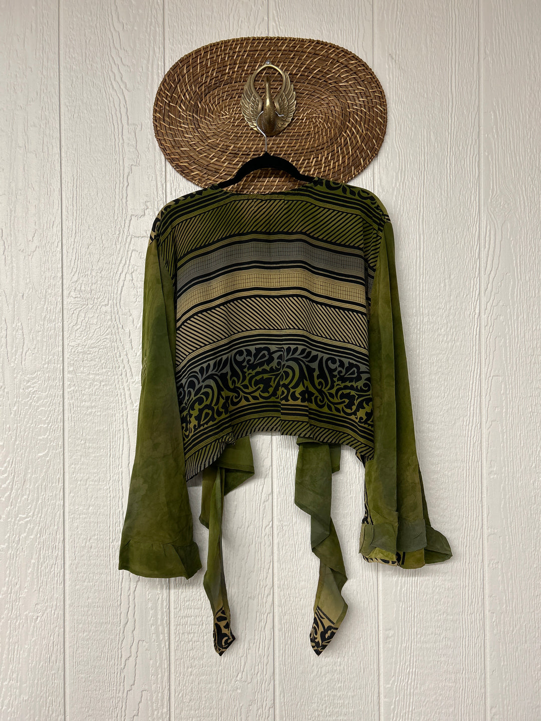 Zeppelin Crop Shrug 0425 175