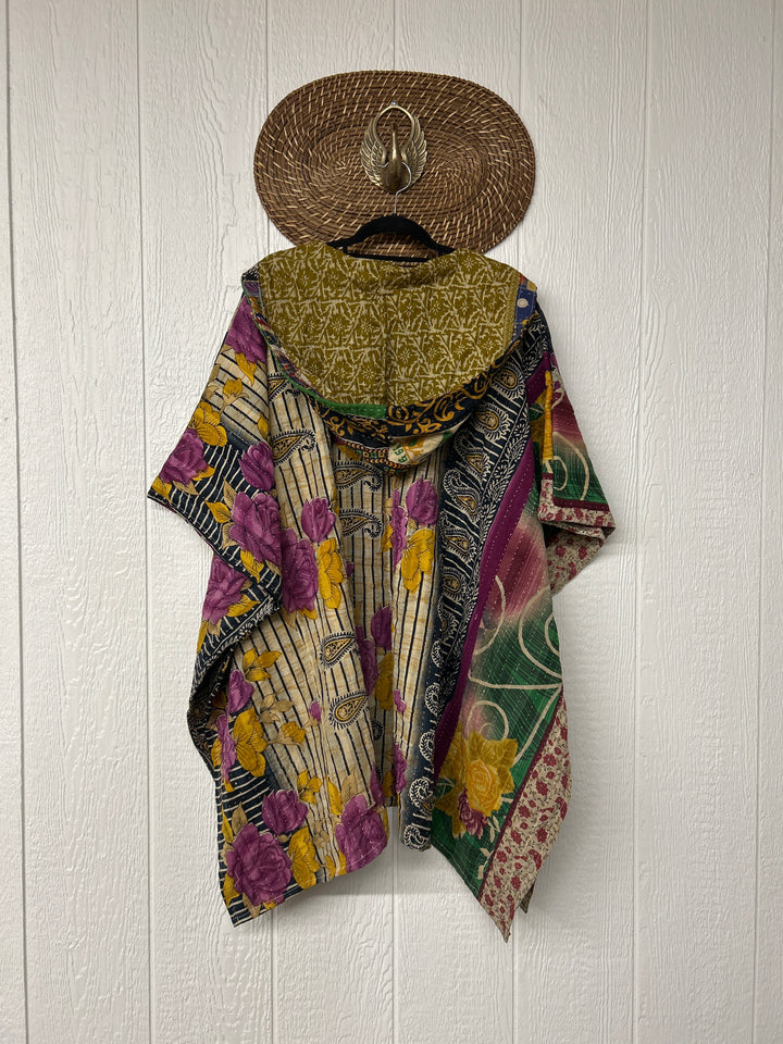 Wanderlust Poncho 0425 034