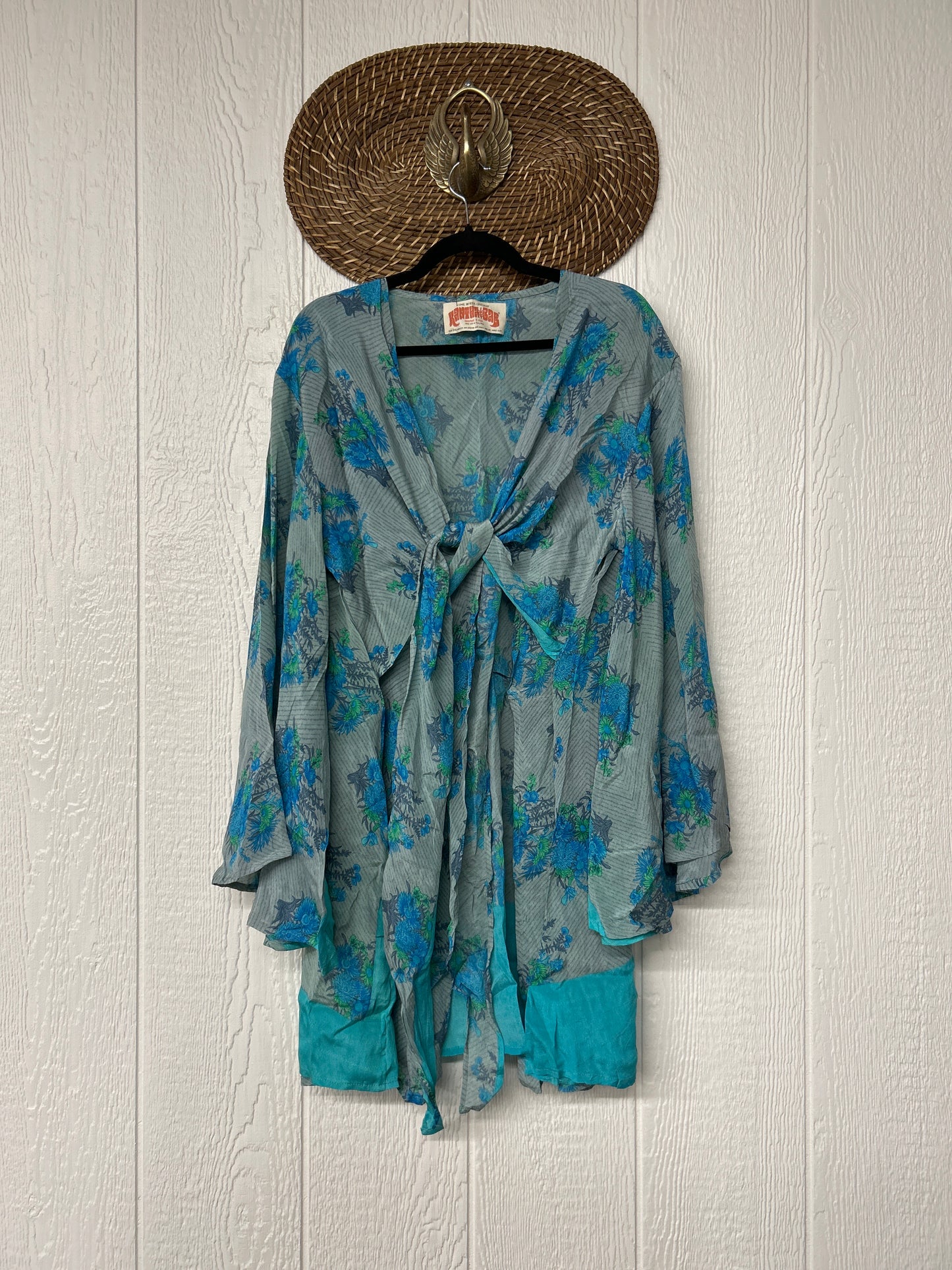 Crepe Sari Shortie Spellbound Kimono 0426 039