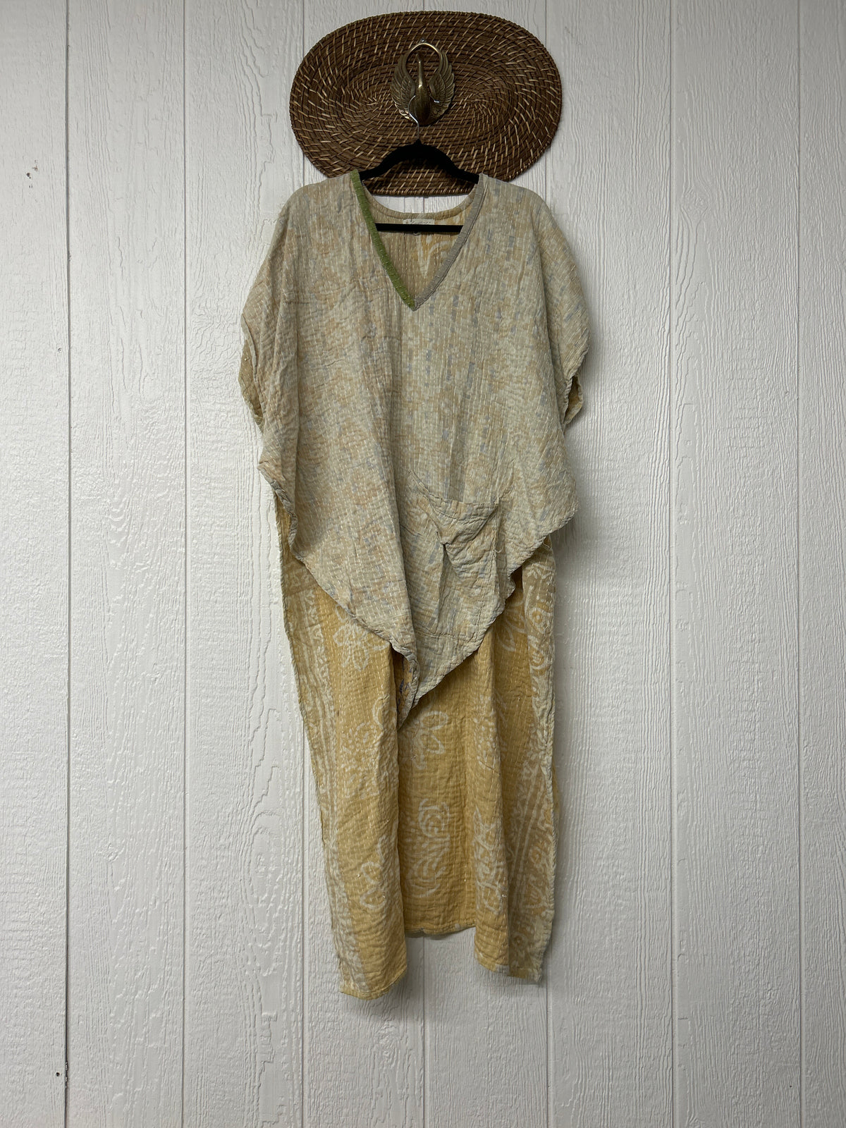 Alchemi Kantha Surrender Hi Lo Poncho 0926 004