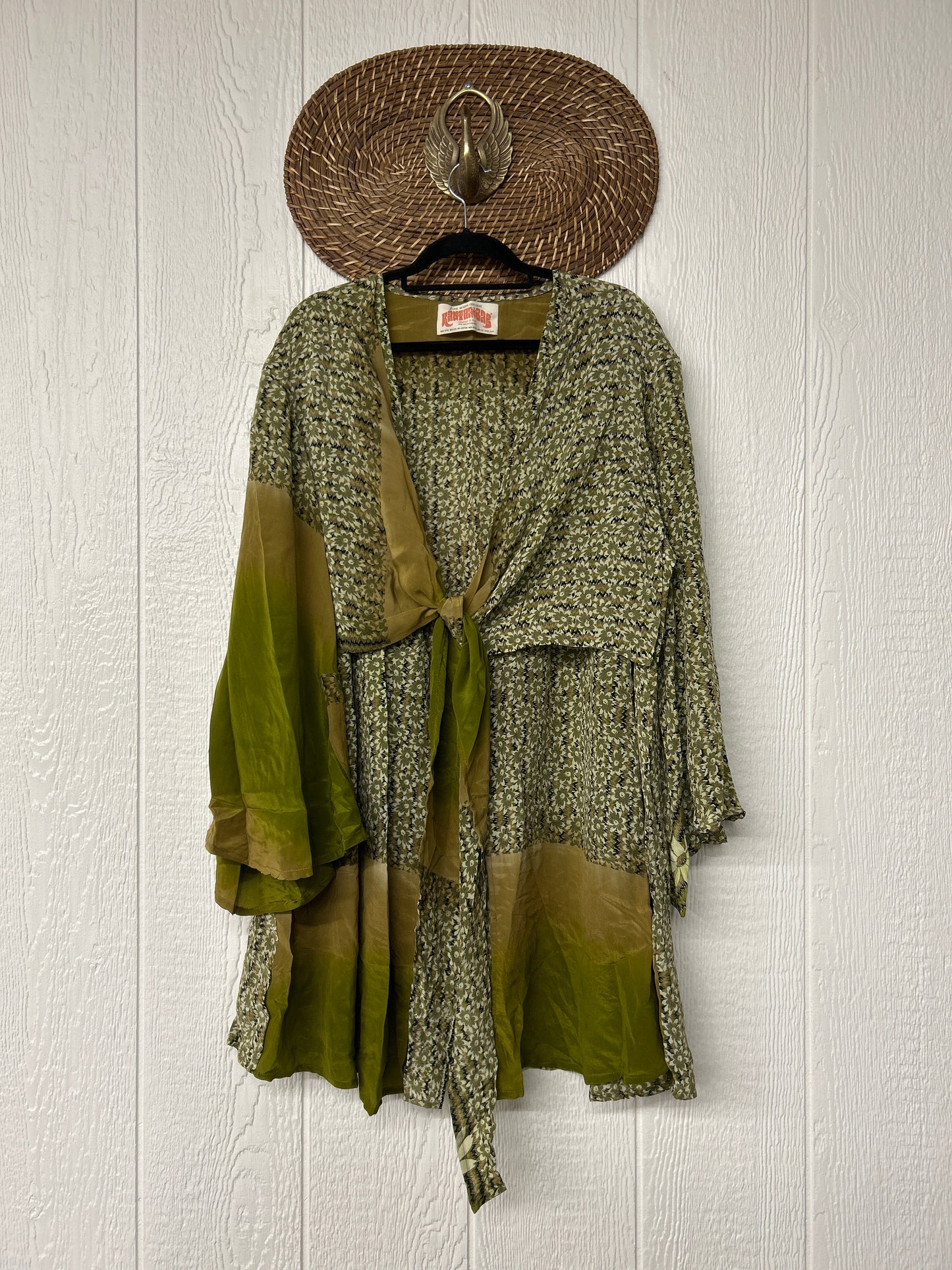 Crepe Sari Shortie Spellbound Kimono 0426 021