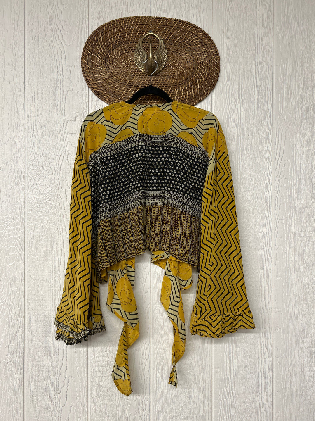 Zeppelin Crop Shrug 0425 063