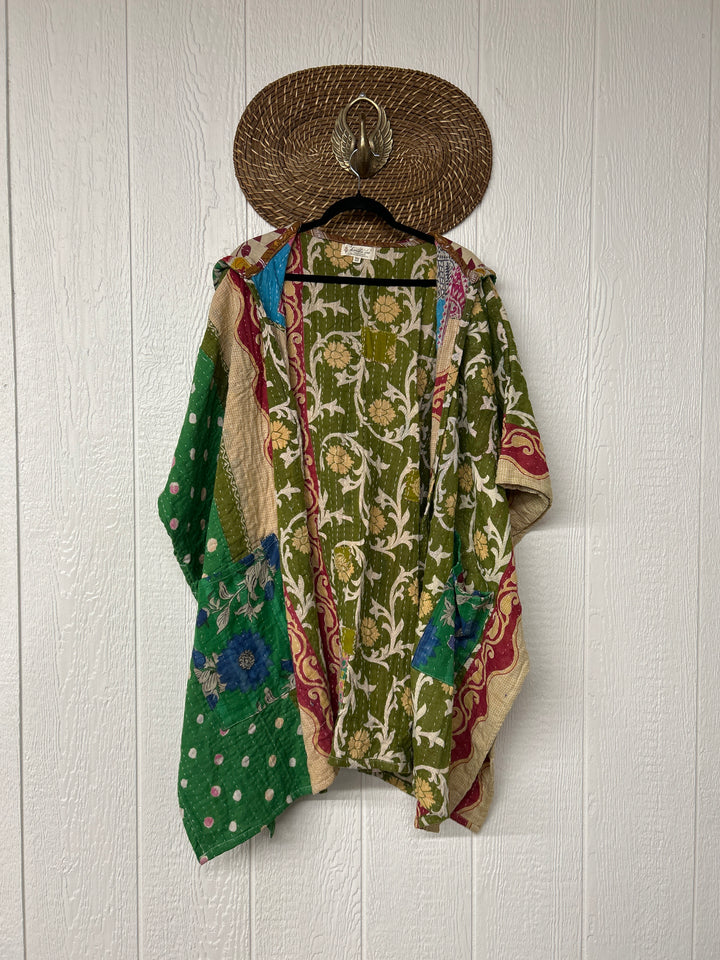 Wanderlust Poncho 0425 045