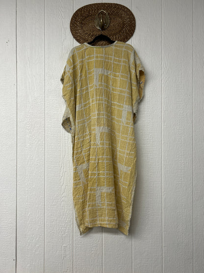 Alchemi Kantha Surrender Hi Lo Poncho 0926 004