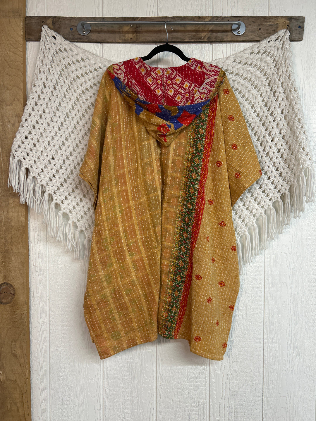 Peace and Love Poncho 0425 253