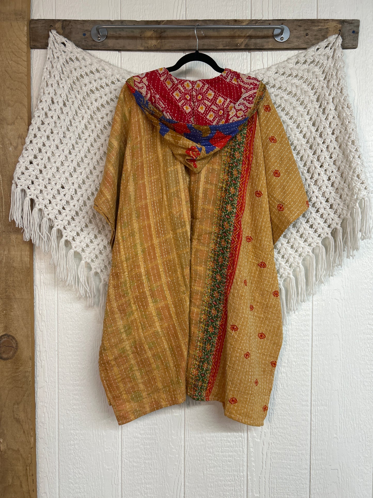 Peace and Love Poncho 0425 253
