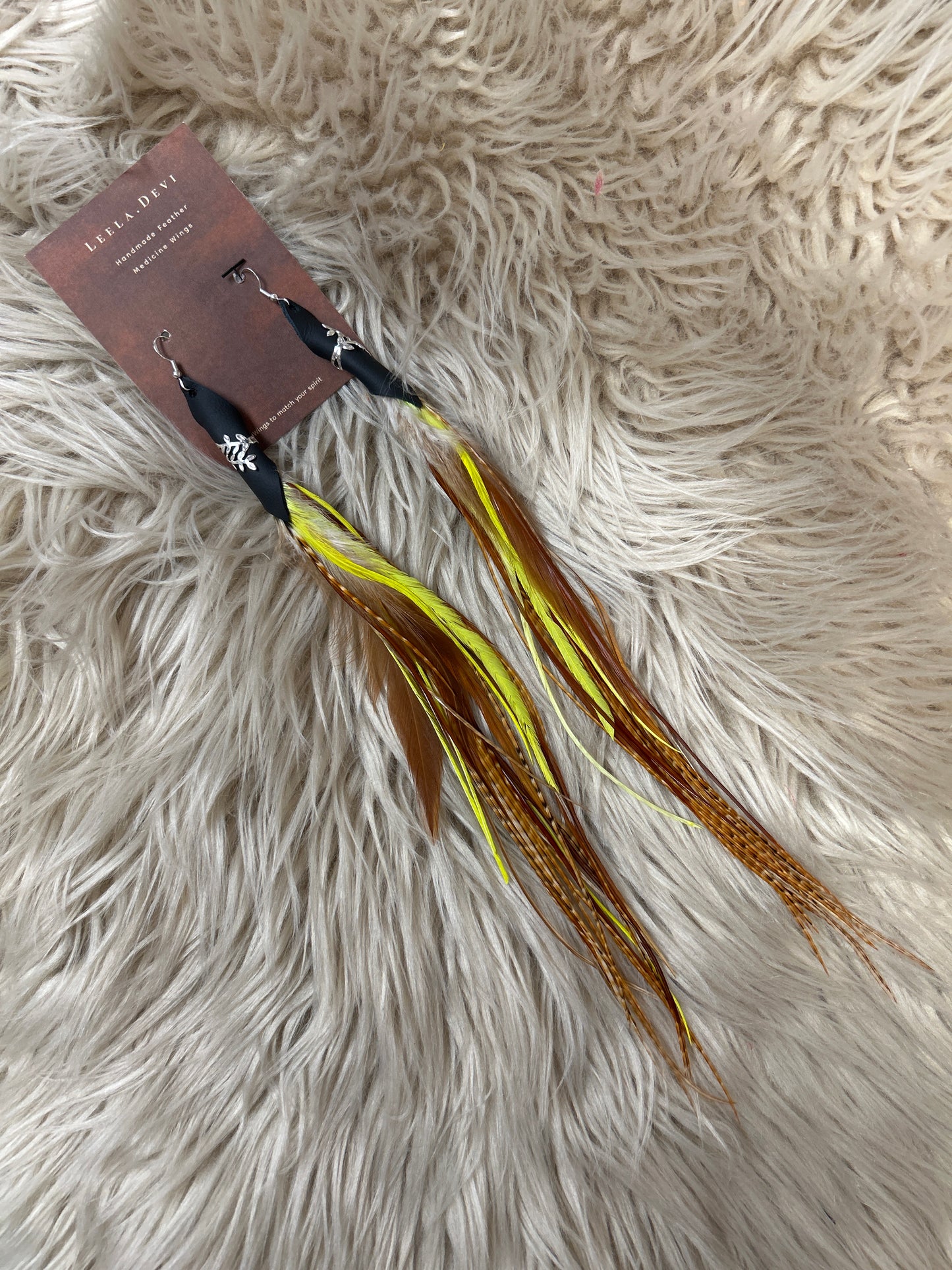 Feather Earrings - Short - 009