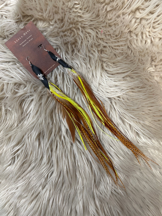 Feather Earrings - Short - 009