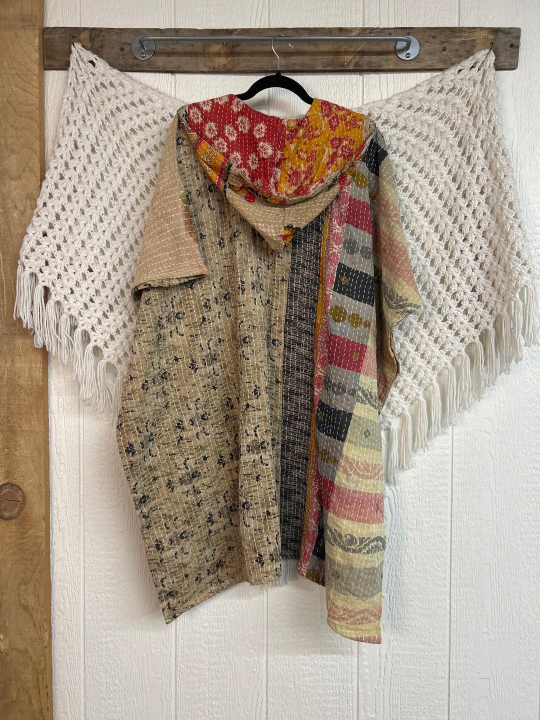 Peace and Love Poncho 0425 196