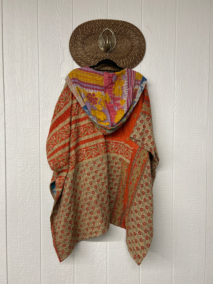 Wanderlust Poncho 0425 041