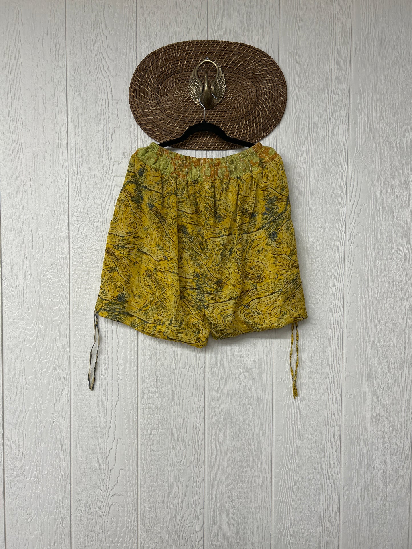 Silk Butterfly Short 0525 237