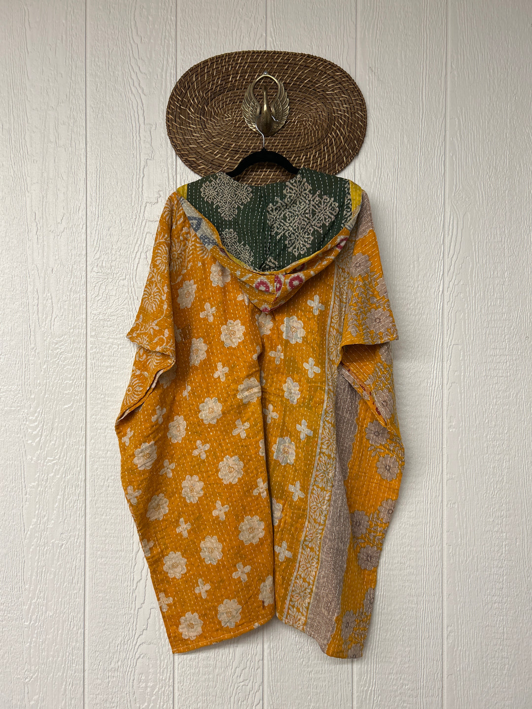 Peace and Love Poncho 0425 046