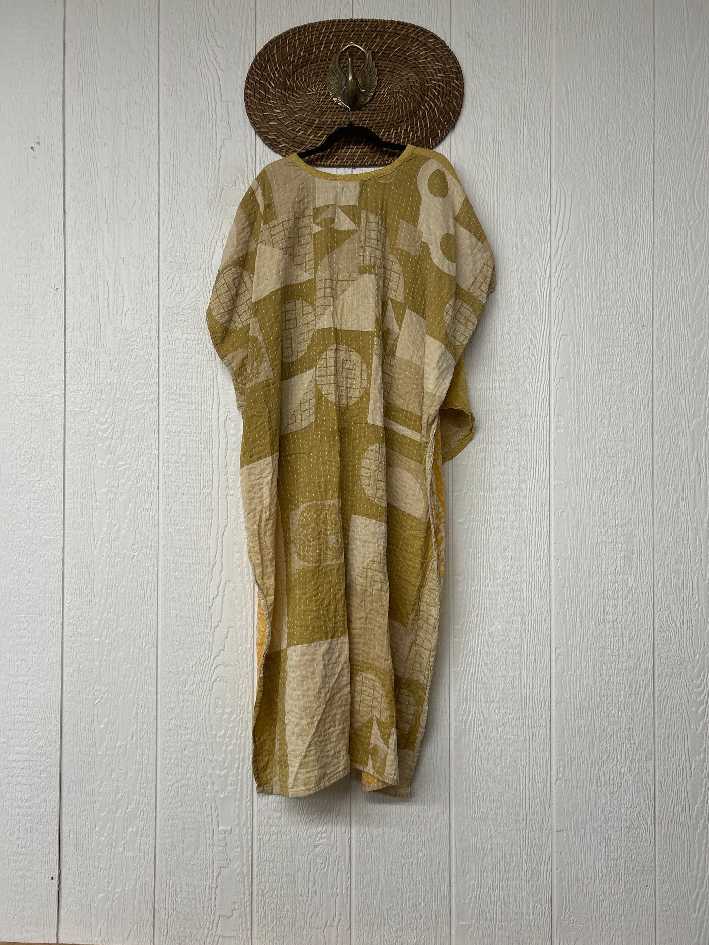 Alchemi Kantha Surrender Hi Lo Poncho 0826 004