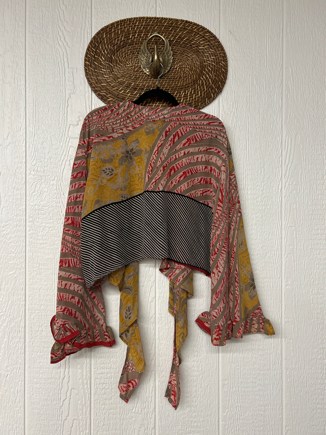 Zeppelin Crop Shrug 0425 064