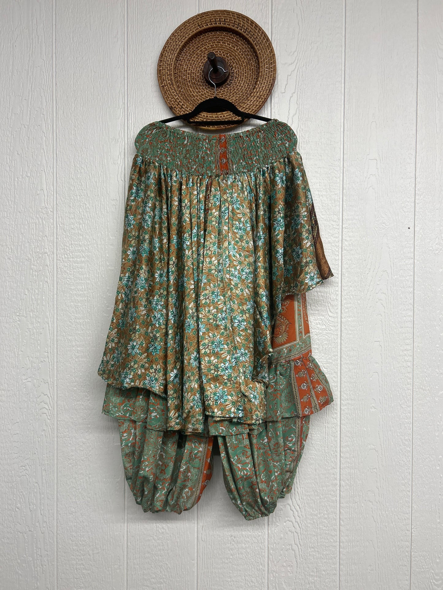 RETAIL Rasgulla Sari Enchanted Jogger 0426 085