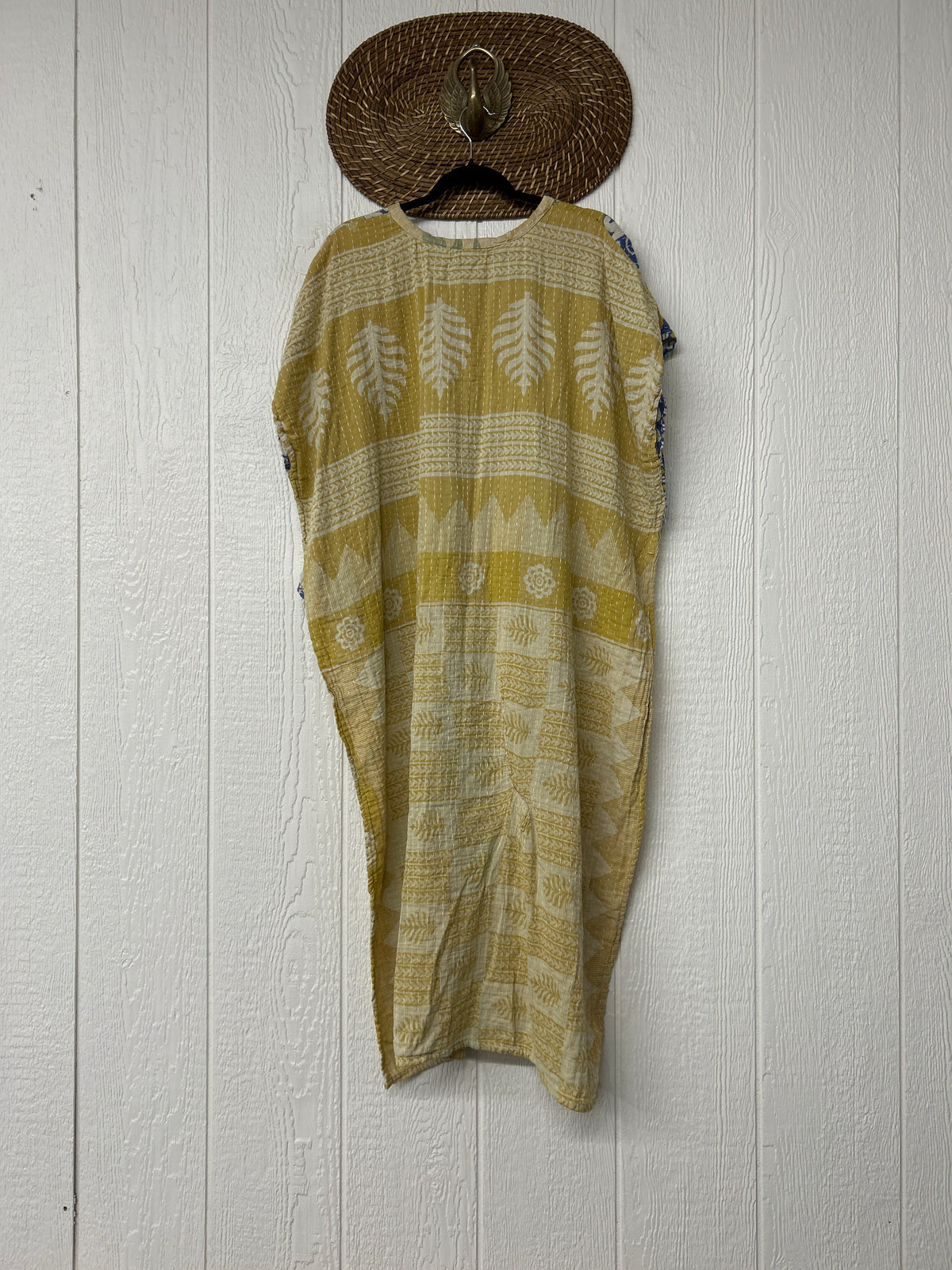 Alchemi Kantha Surrender Hi Lo Poncho 0926 002