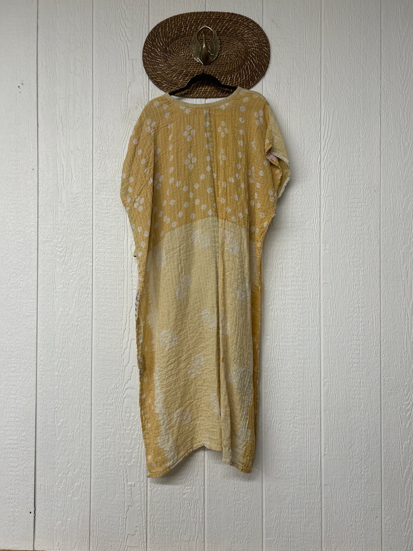 Alchemi Kantha Surrender Hi Lo Poncho 0826 011