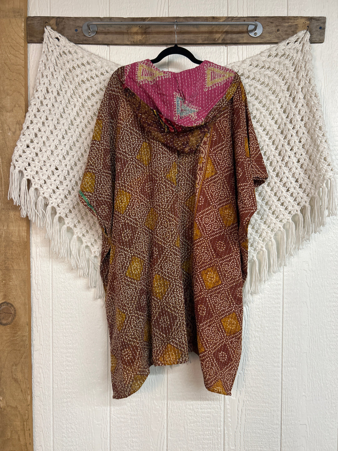 Peace and Love Poncho 0425 256