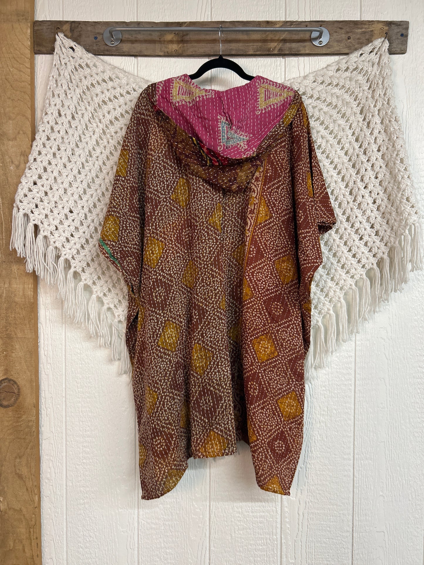 Peace and Love Poncho 0425 256
