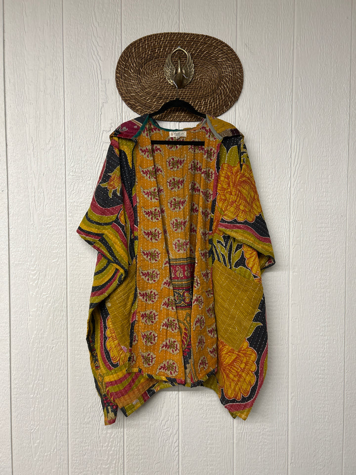 Wanderlust Poncho 0425 033