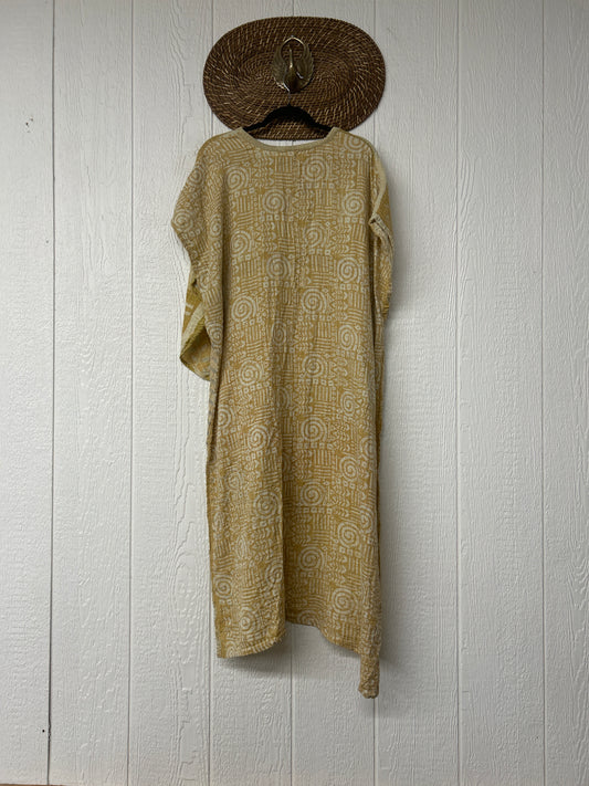 Alchemi Kantha Surrender Hi Lo Poncho 0826 012