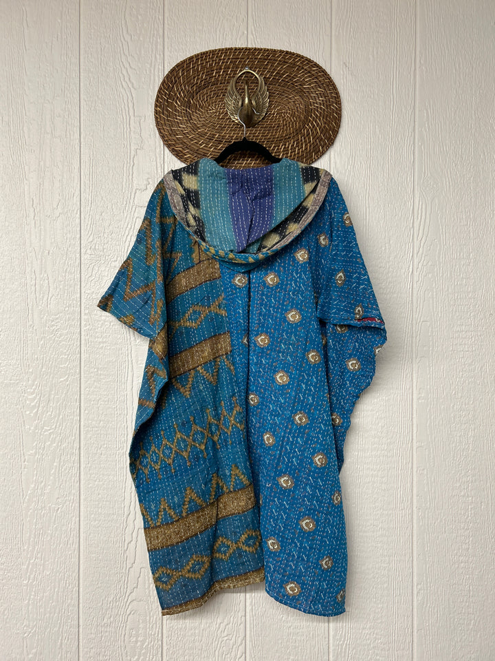 Peace and Love Poncho 0425 035