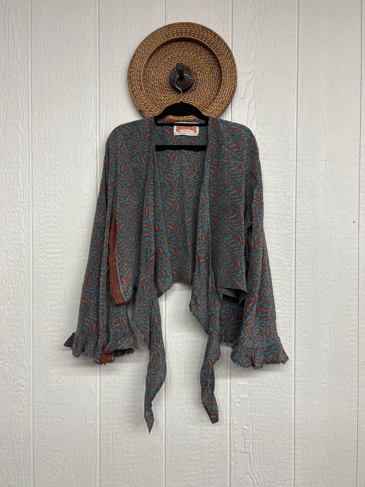 Crepe Sari Zeppelin Crop Shrug 0426 074